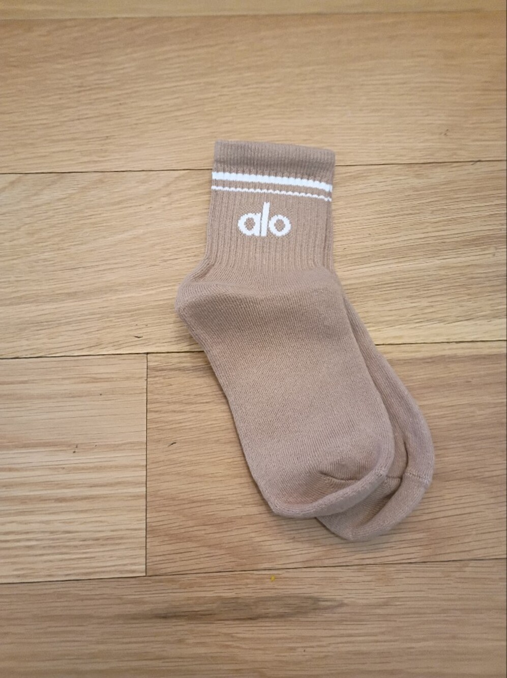 Tan Alo Yoga Unisex Throwback Half Crew Socks One Pair